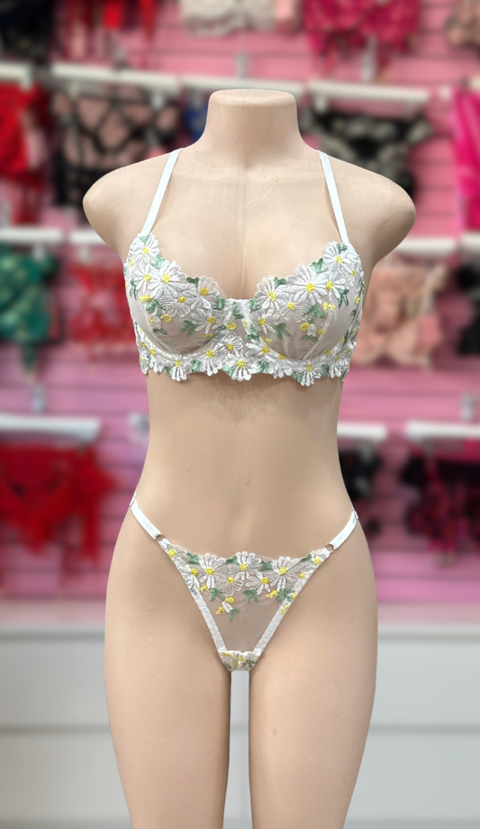 White Daisy 2pc Set